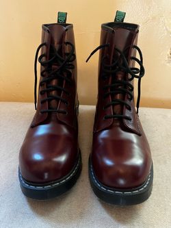 New solovair men’s boots size 14