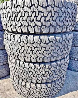275/65/18 Bfgoodrich📍📍 Vendo un set de llantas con 80% de vida las 4 📍🌟
