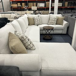 Nice Sofas Sectionals () Seccionales Disponibles  () In Stock