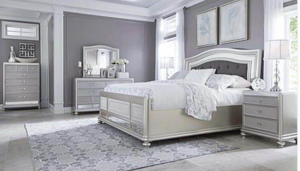 Ashley Furniture Coralayne 5 Piece Queen Bedroom set