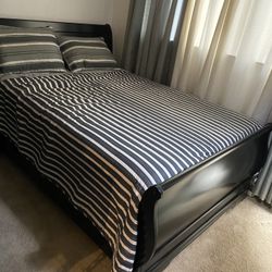 Bedroom set Full sized Sleigh Bed Ashley includes Mattress