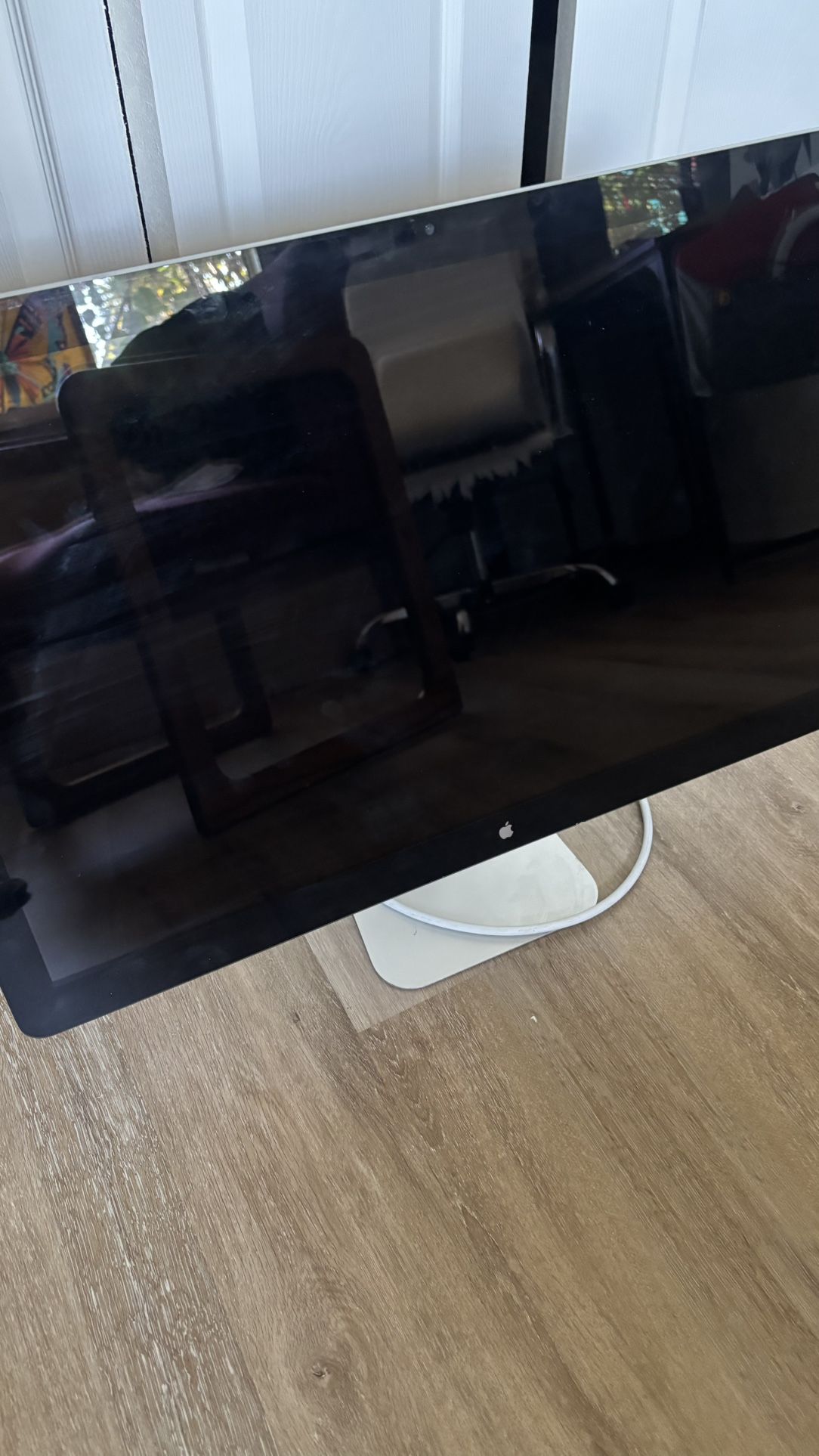 Apple 27″ LED Cinema Display