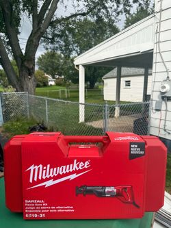 Milwaukee Sawzall Reciprocating Saw Kit 6519-31