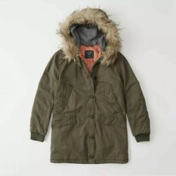 NEW Women’s Abercrombie & Fitch Twill Parks, Size Medium