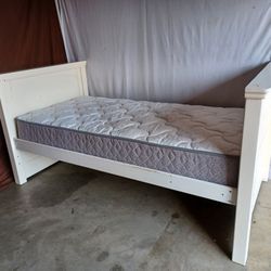 Twin Bed  /  Cama Individual 