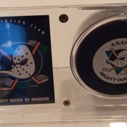 Mighty Ducks Puck & Card