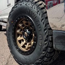 18" Fuel Wheels And Tires 35/1250/18 Predator New Mutant XT
