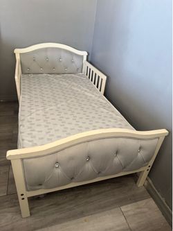 Toddler  bed