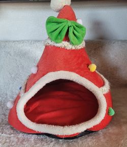 Used Red Christmas Tree Cat Bed Teepee Pet Toy