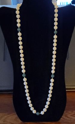 VINTAGE SEMI-PRECIOUS BEADS NECKLACE