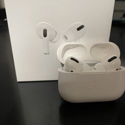 *BEST OFFER* AirPods Pro 1st Generation with MagSafe Wireless Charging Case - White