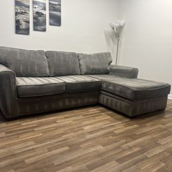 Gray Sectional Sofa L-Shaped Raymour & Flanigan Furniture (Free Delivery Curbside)