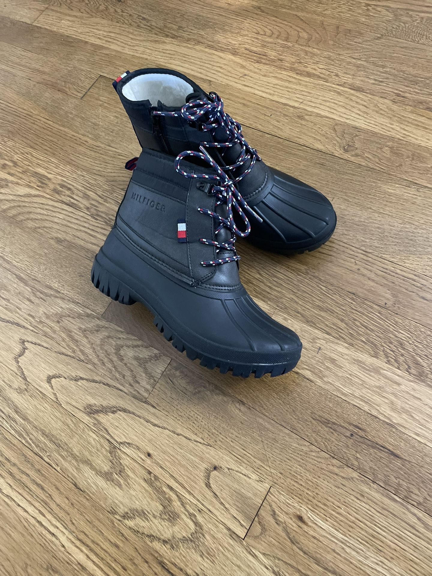 Brand New Tommy Hilfiger Dark Blue Women Boots 