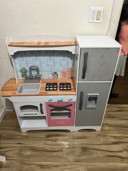 Kitchen/ Cosinita With Evething