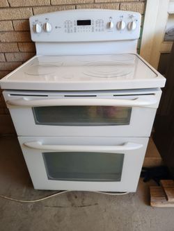GE profile Electric Stove Good Conditions Everything Works Well