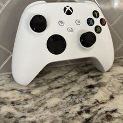 Xbox Series X/S Controller New.