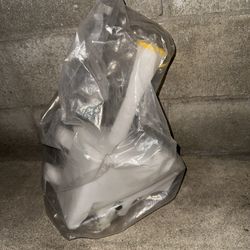 Windshield Wiper Fluid Reservoir 00-06 Nissan Sentra