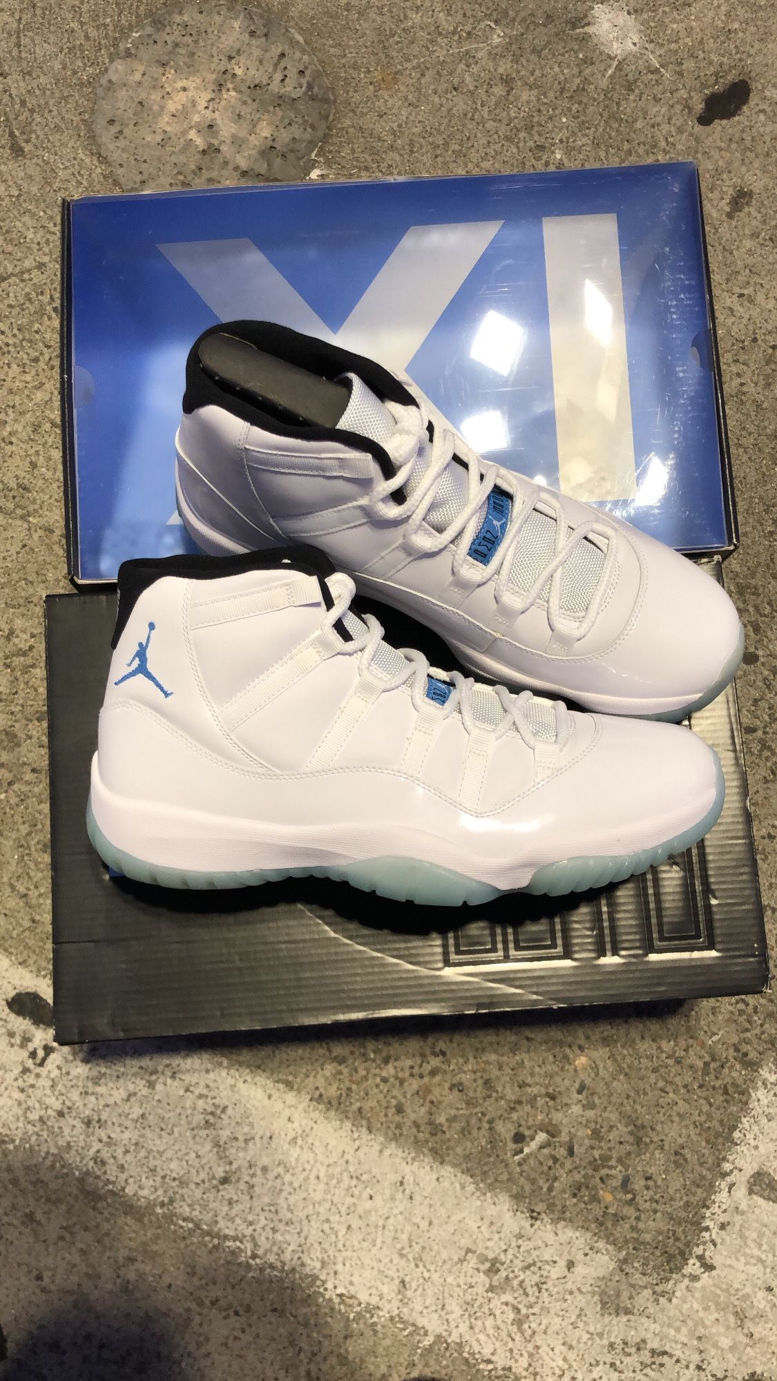 Jordan 11 Legend Blue 