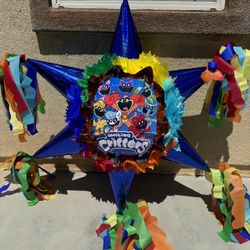 Smiling Critters Regular Star Pinata 