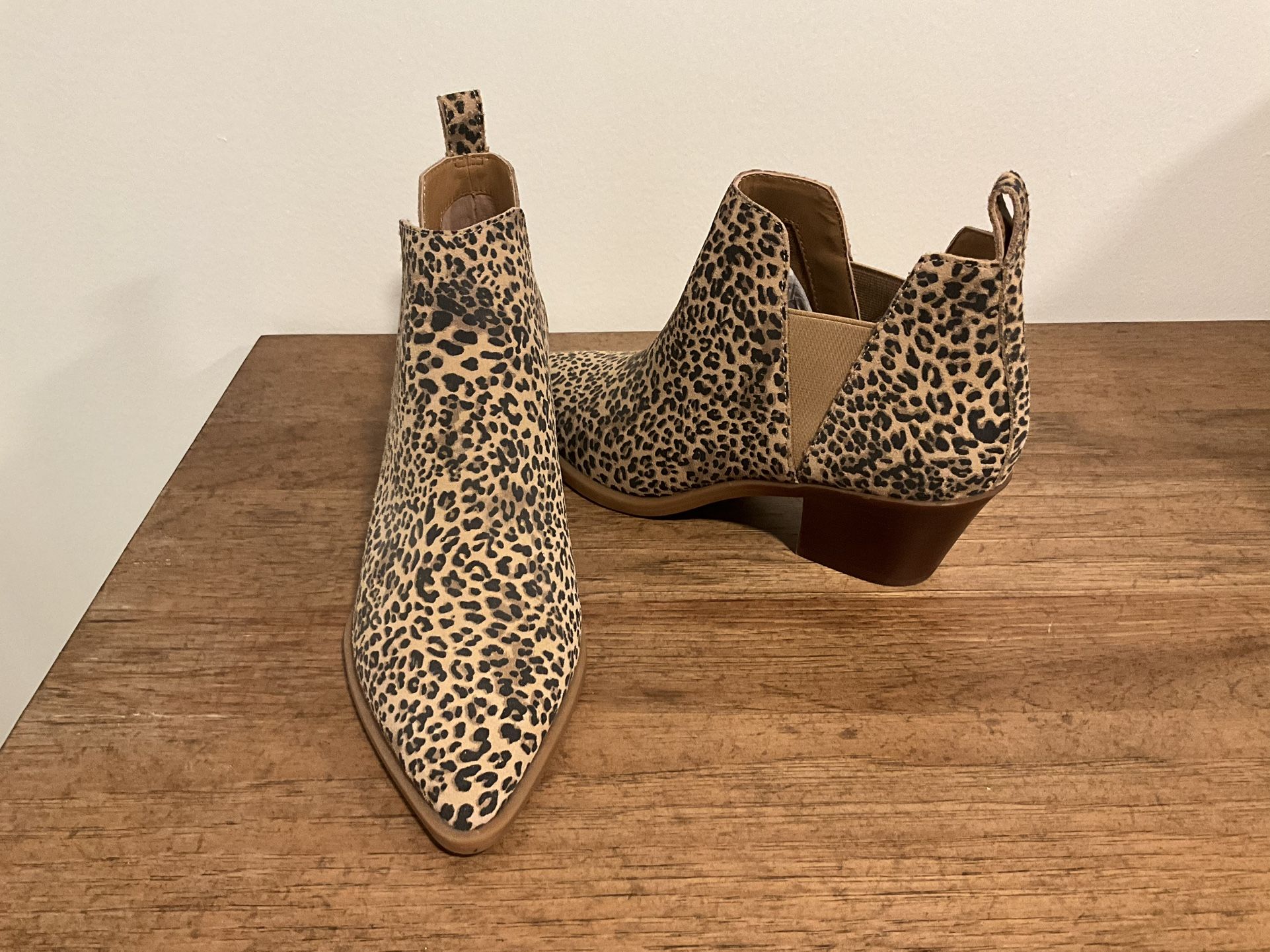 Women’s Dolce Vita Leopard Skin Booties-Leather Tops-Size 9- BRAND NEW