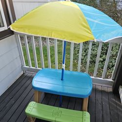 Picnic Table With Umbrella 