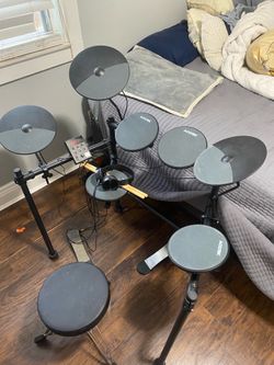 AODSK Electric Drum Kit with Throne, 150 Sounds, 4 Quiet Pads, 3 Cymbals, 2 Pedals, Portable