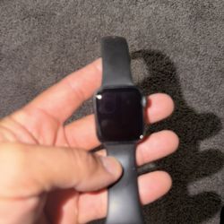APPLE WATCH SE 2ND GENERATION LIKE NEW