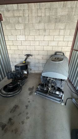 2 pcs Floor scrubbing machines (good for parts)