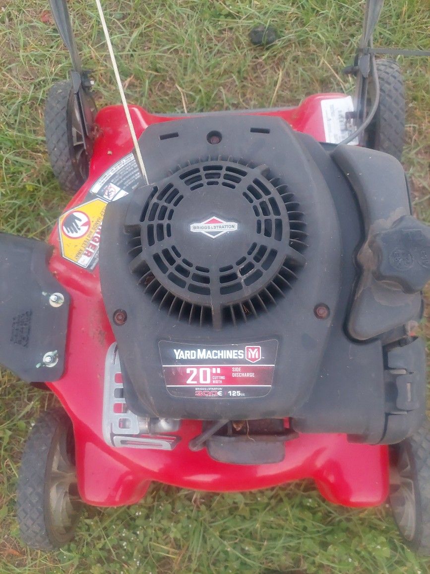 Yard Machine 20" Cut Push Lawnmower