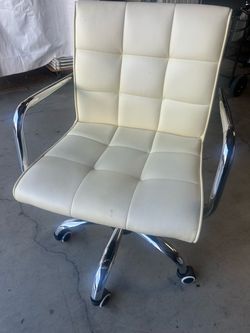 White Modern Office / Desk Chair – $45