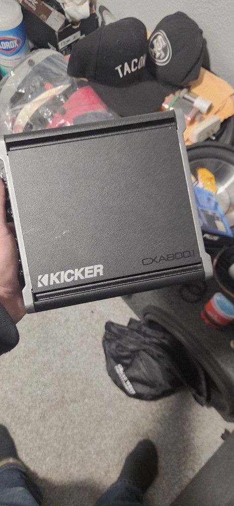 Kicker Amp