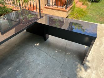 Beautiful large office desk *PICK UP ONLY*