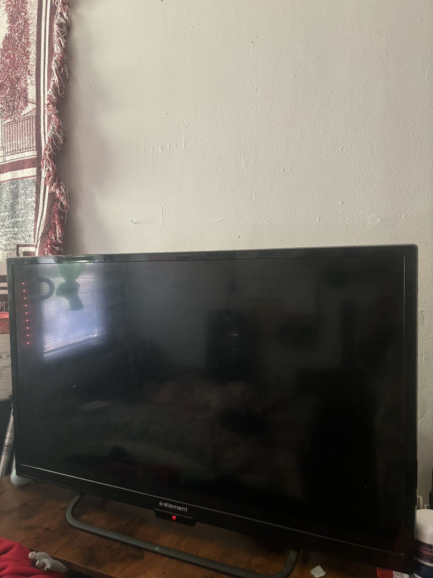 32 Inch Element Tv In Great Condition