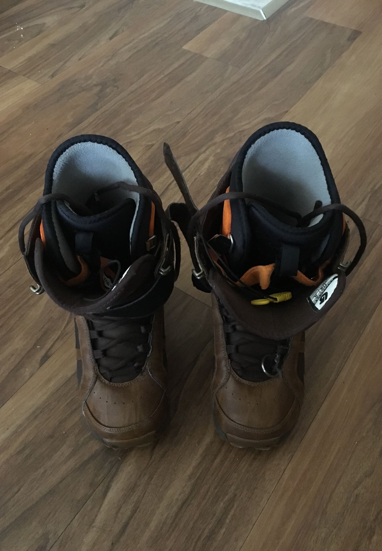 Burton snowboard boots size 9