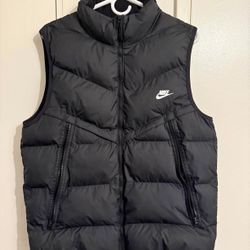 Nike Black Puffer Vest – Size Medium – Excellent Condition
