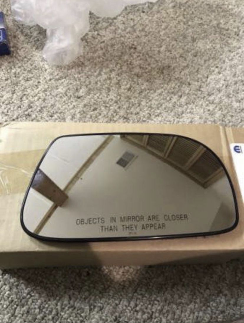 Chrysler Pacifica mirror glass replacement