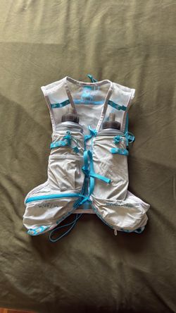 Ultimate Direction Running Vest and Bottles