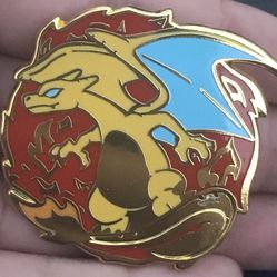 Pokémon Charizard Pin