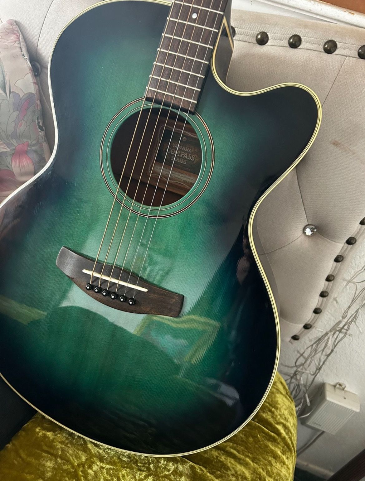 YAMAHA ACOUSTIC/ ELECTRIC COMPASS SERIES $300