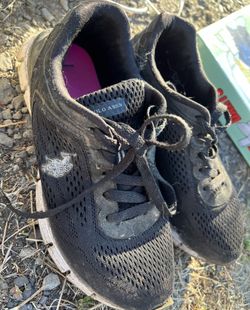 Free Black Running Shoes With White Sole