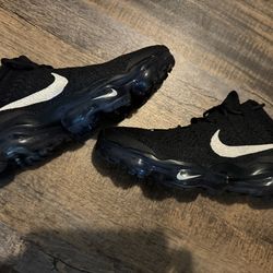Nike Vapormax  2023 Women’s size 10 - Like new