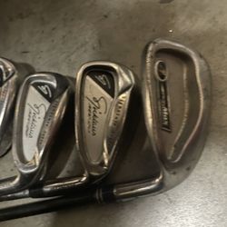 Jack Nicklause Mens 4 pc iron set  In right handed  