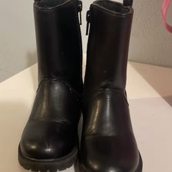 Black Boots (7c)