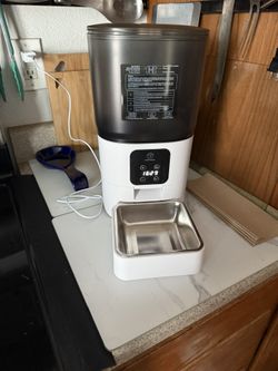 Pet Auto Feeder