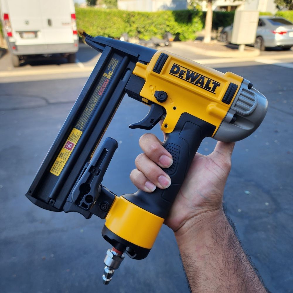 Dewalt Pneumatic 18-Gauge 1/4 in. Crown Corded Stapler