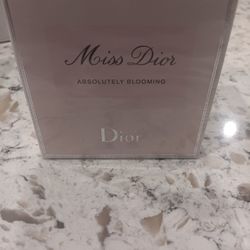 Miss Dior ABSOLUTELY BLOOMING