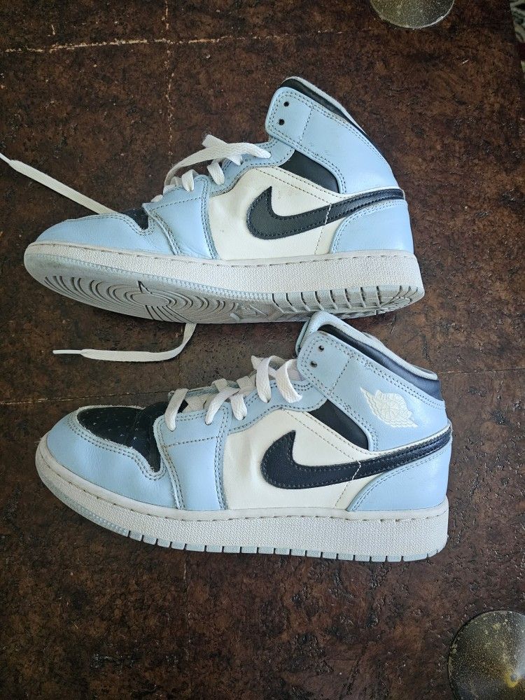 Air Jordan 1 Mid GS "ICE BLUE"