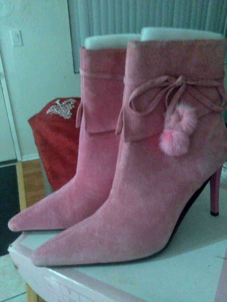 NWT Size8 Pink Pompom Ankle Booties