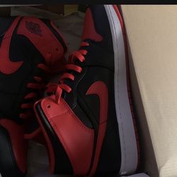 Jordan 1 Mid