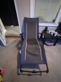 🪑 Zero Gravity Reclining Lounge Chair – Excellent Condition